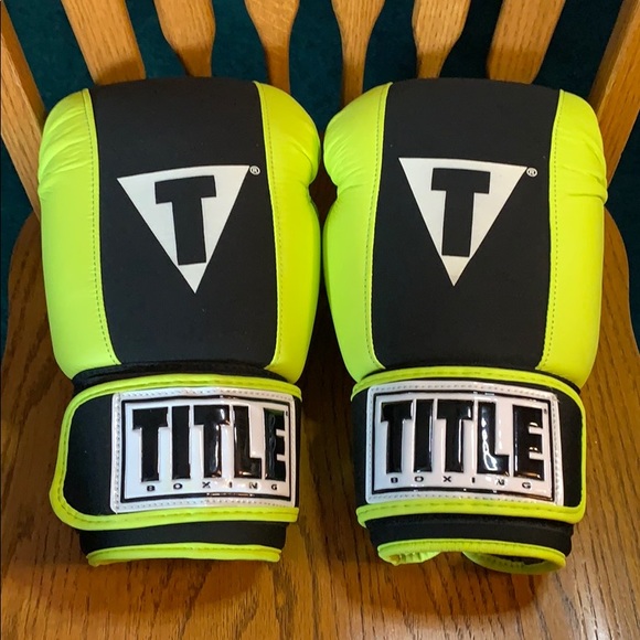 TITLE Other - *Rare* TITLE Washable Gloves XL - Neon Green